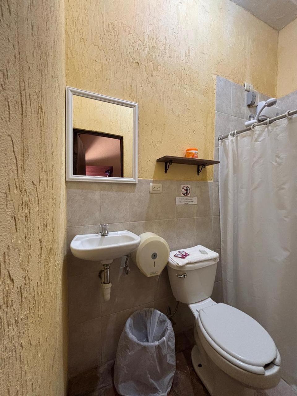 Hotel Chilero Y Cafe Antigua Екстер'єр фото