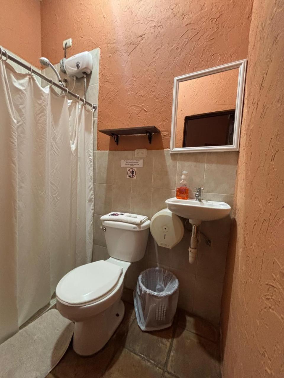 Hotel Chilero Y Cafe Antigua Екстер'єр фото
